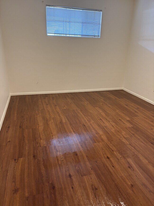 Building Photo - 2618 E Turney Ave