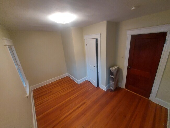 Building Photo - 12 East St