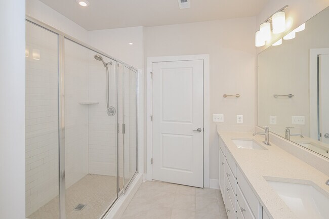 Building Photo - 102 St Ives Pl