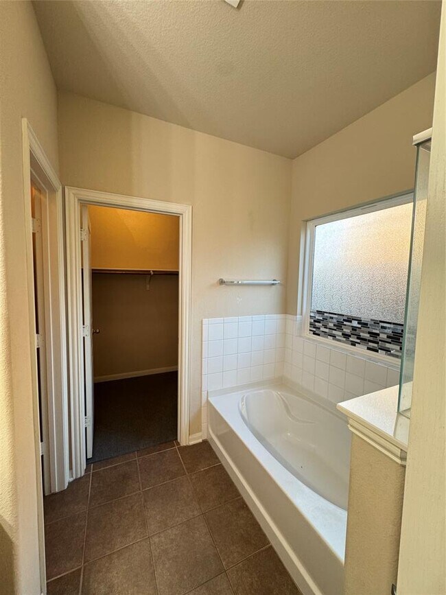 Building Photo - 117 Kemah Ln