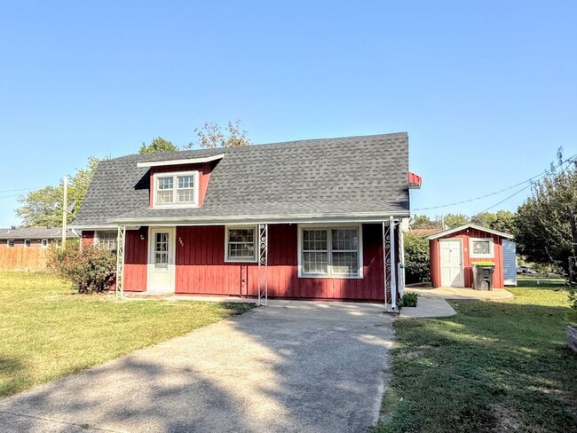 Primary Photo - House in Benton