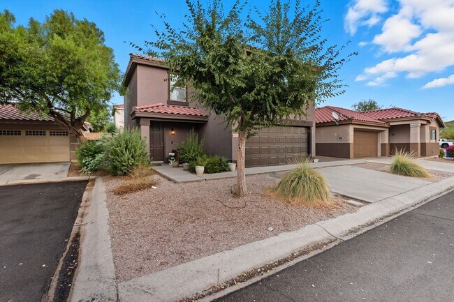 Building Photo - Beautiful 2-Story Home with Modern Upgrade...