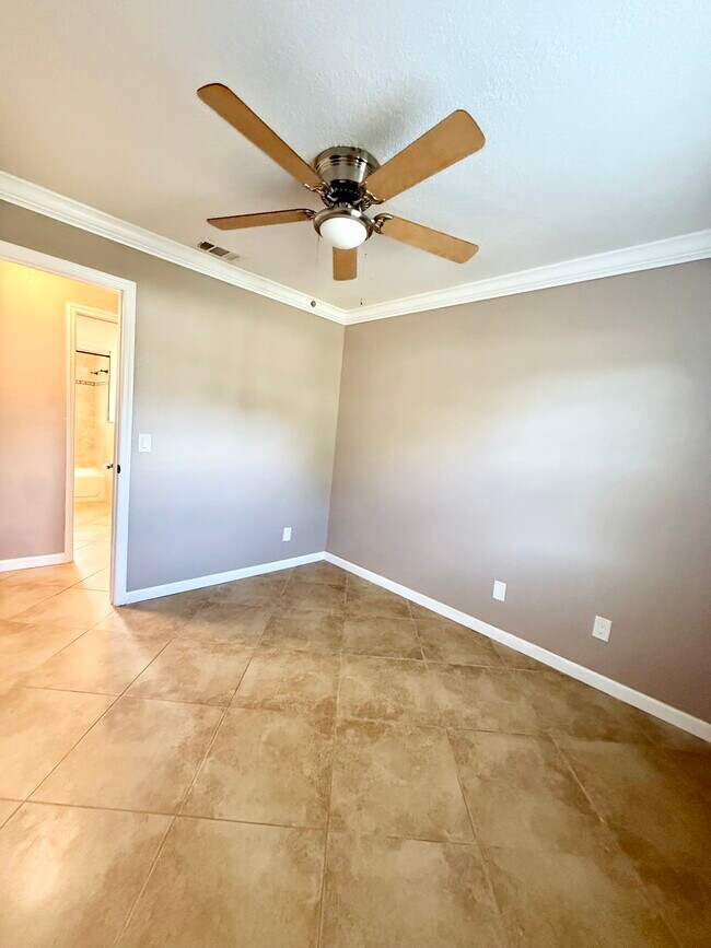 Building Photo - 4427 Tuna Dr