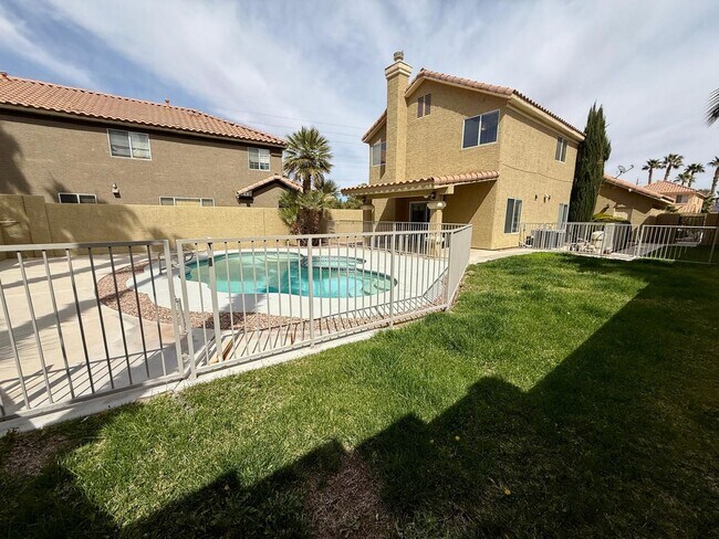 Building Photo - Amazing Peccole Ranch Home 4 beds & Pool