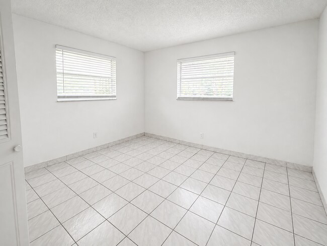 Building Photo - 500 NW 35th St