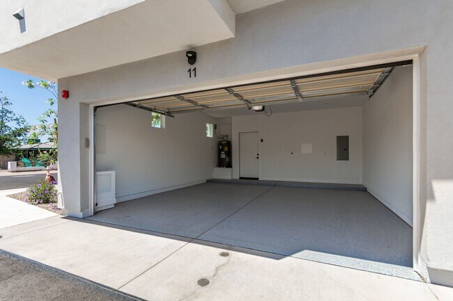 Building Photo - A629
