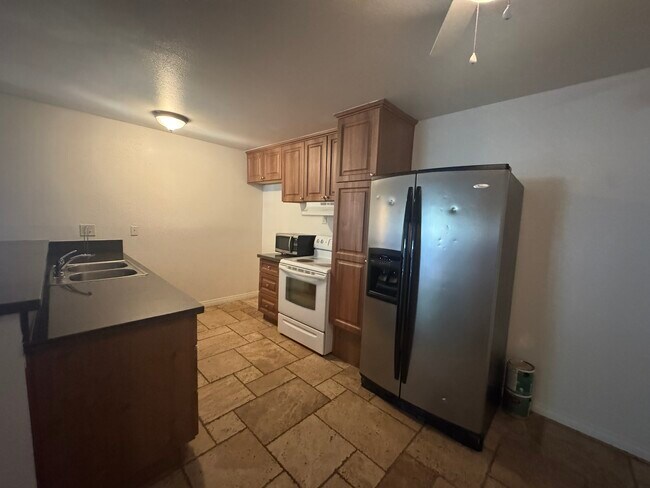 Building Photo - 23629 Golden Springs Dr