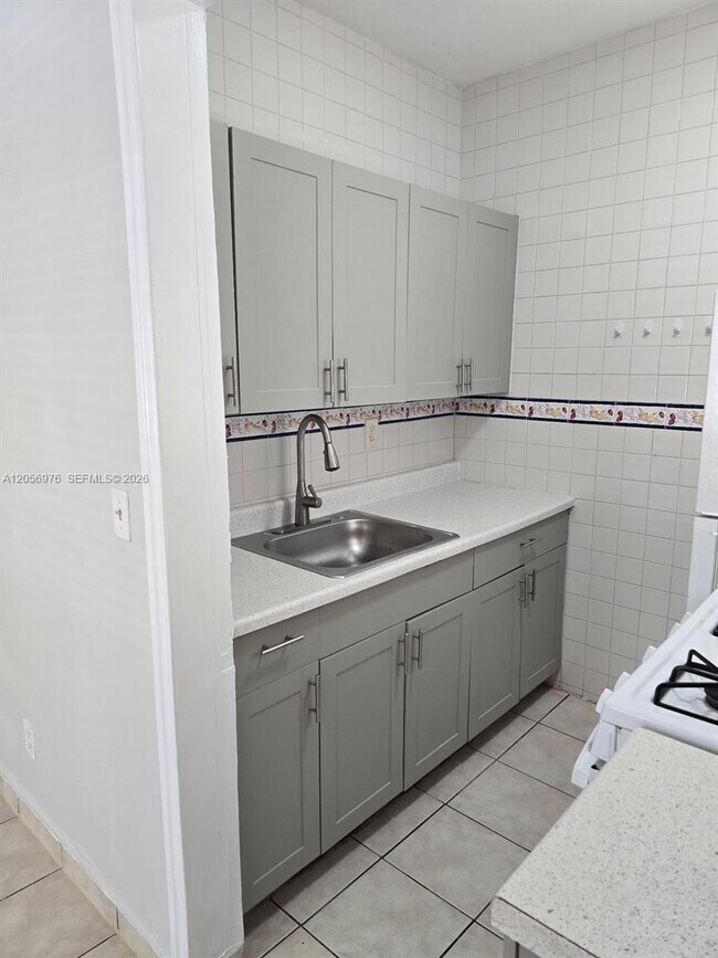Building Photo - 215 30th St