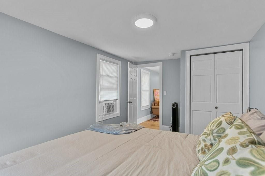 Building Photo - 382 Spring St