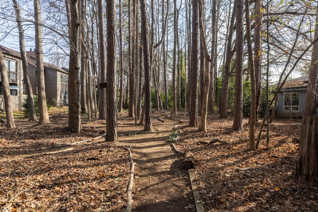 Building Photo - Fully Renovated 2-Bed Condo in Lake Wylie ...