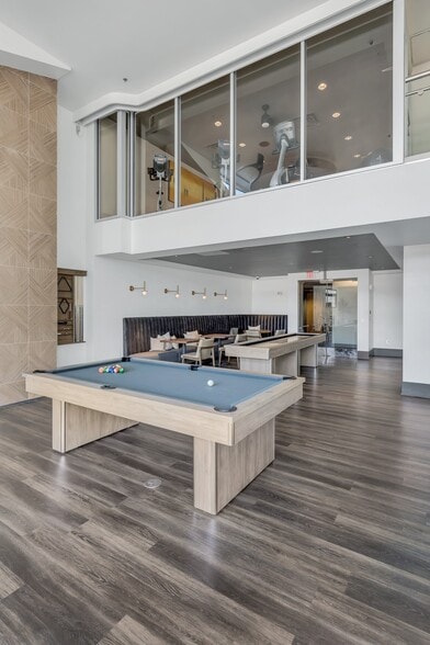 Building Photo - 600 12th Ave S