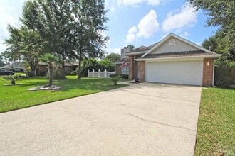 Building Photo - 22 Arapaho Dr