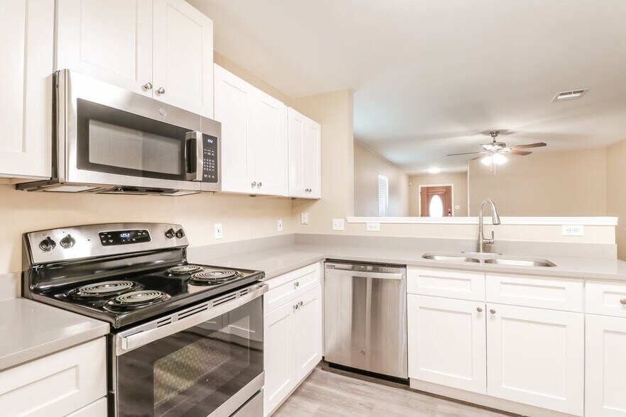 Building Photo - 13710 Merseyside Dr