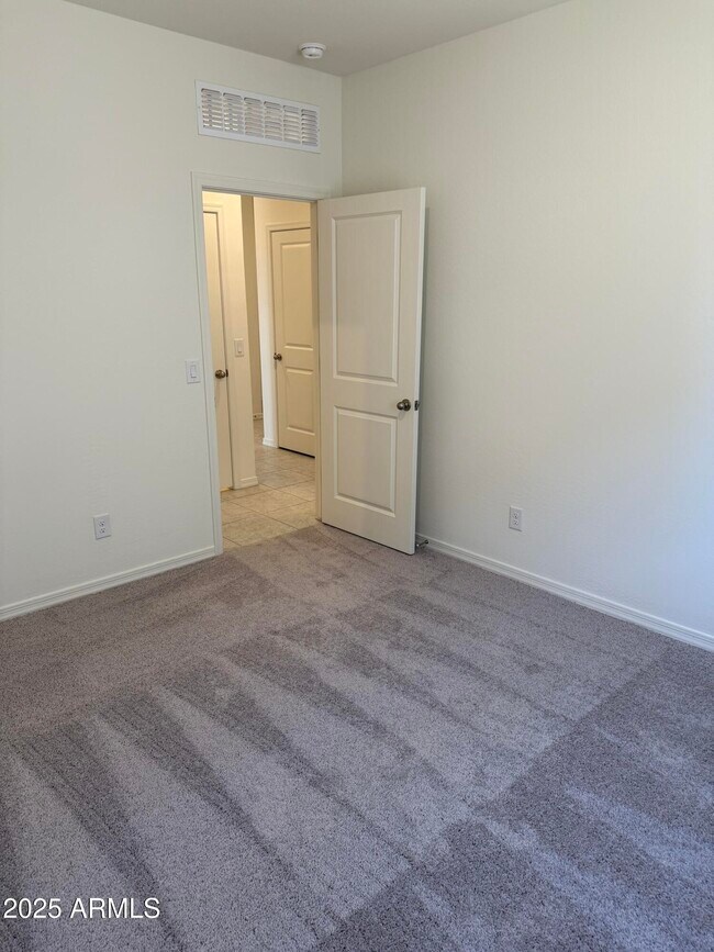 Building Photo - 32234 N Knauss Ln