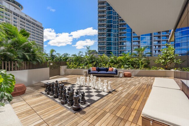 Building Photo - Fully furnished 1-bed, 1-bath, 1-parking a...