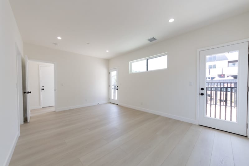 Building Photo - 1332 Tamarind Ave