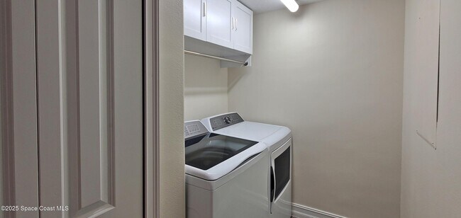 Building Photo - 1805 Riverside Dr