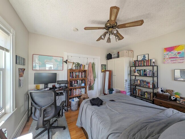 Building Photo - 489 Main St