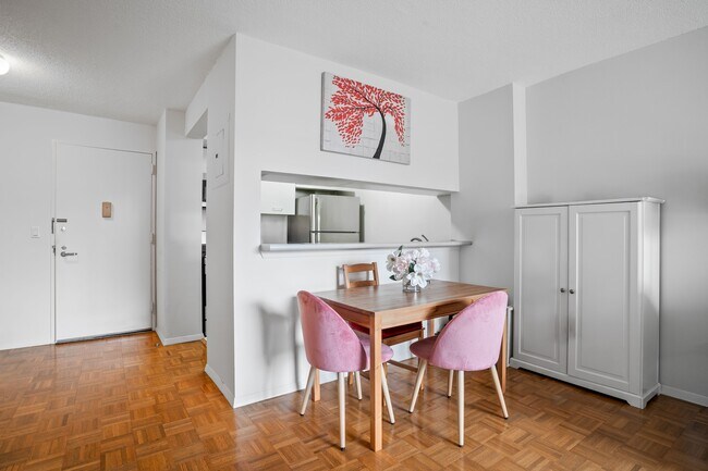 Building Photo - 2 S End Ave