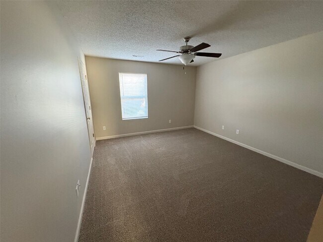 Building Photo - 31 Chesterfield Ct