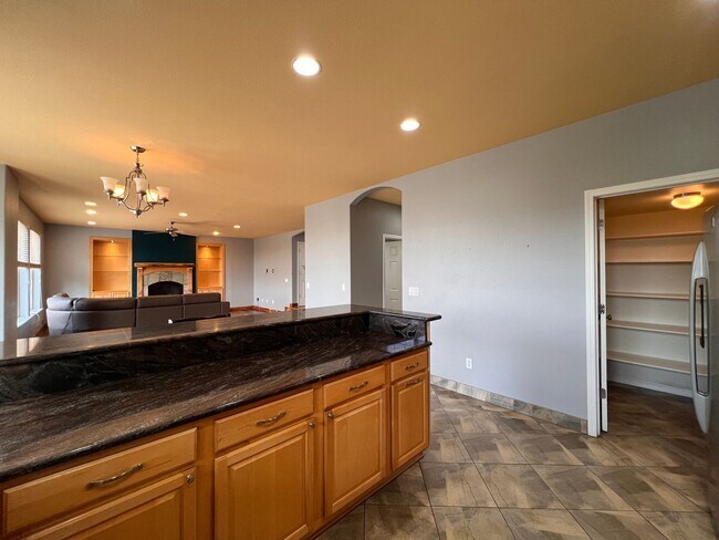 Building Photo - Large Beautiful Home off Toll Rd, South Reno
