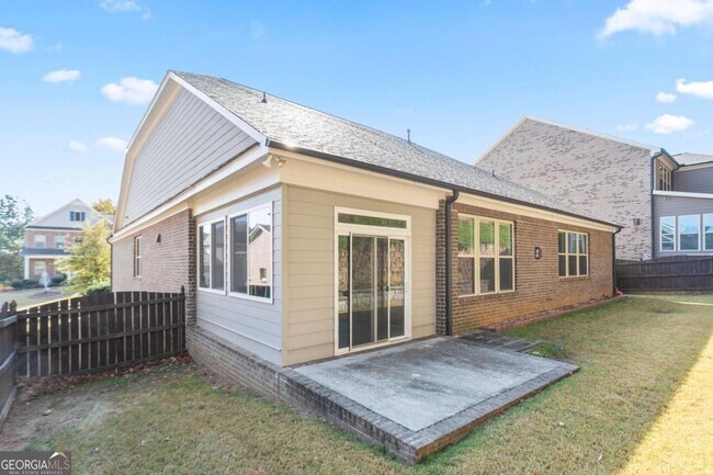 Building Photo - 330 La Perla Dr