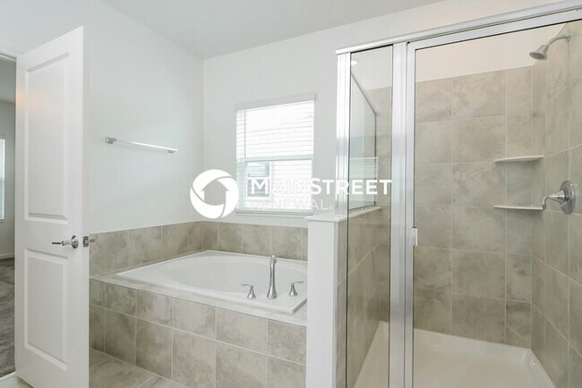 Building Photo - 3 Bedroom Pet-Friendly Home in St. Cloud, FL with Main Street Renewal