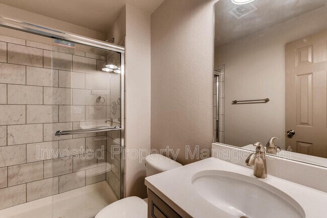 Building Photo - 12853 Capital Crk St