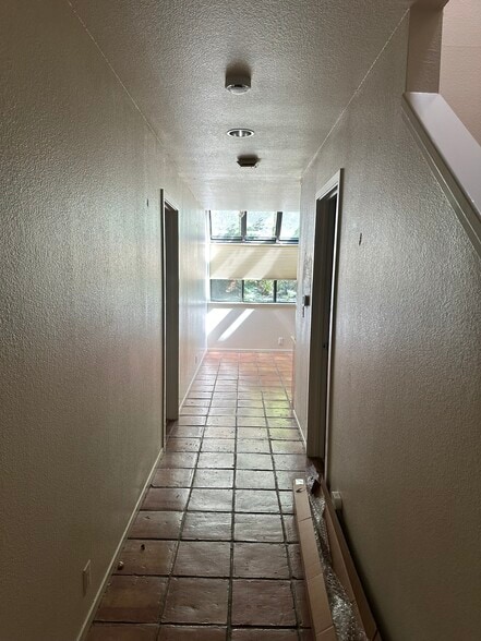 Building Photo - 909 Alvarado Ave