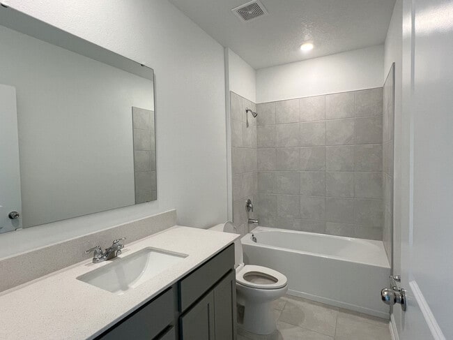 Building Photo - 317 Singing Sands Cir