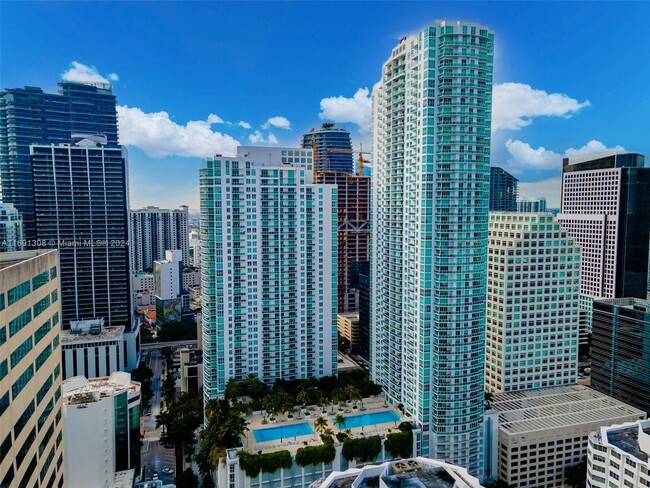 Building Photo - 951 Brickell Ave