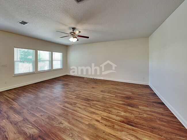 Building Photo - 62 Vivian James Dr