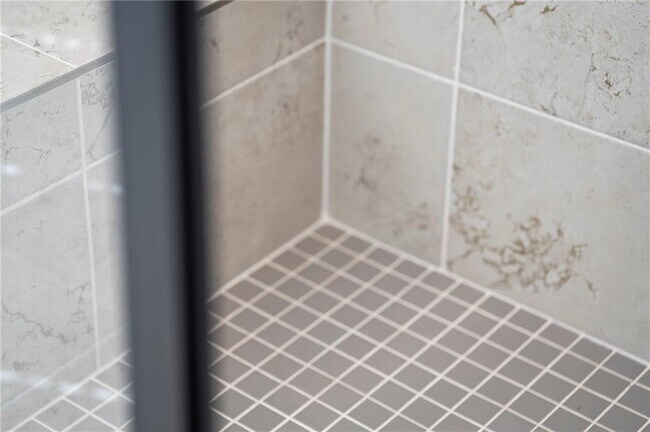 Building Photo - 1042 Winding Br Dr