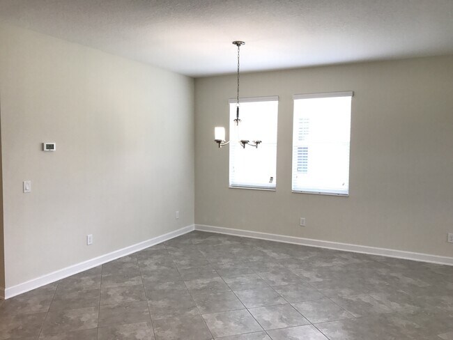 Building Photo - Just Listed! Newer 4/3 Home at The Oaks in...