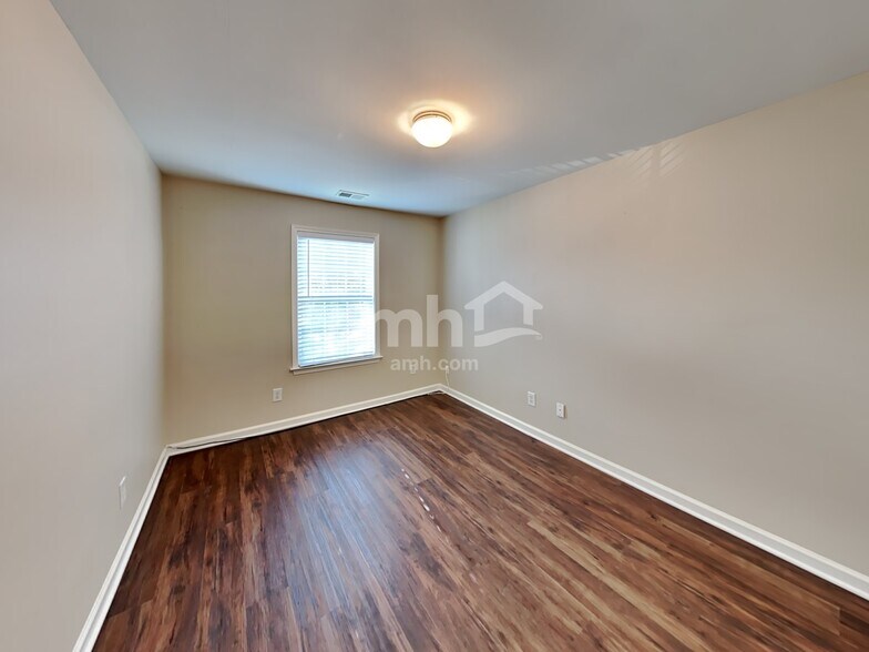 Building Photo - 219 Highland Falls Dr