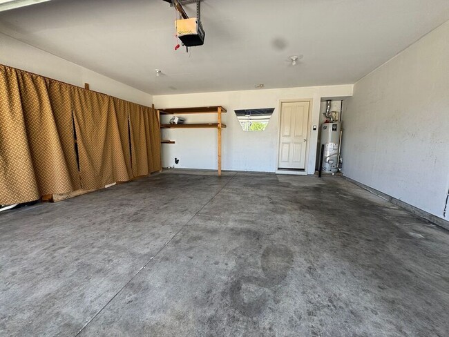 Building Photo - 1001 N Dove Ave