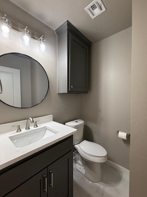 Building Photo - 600 Abadan Dr