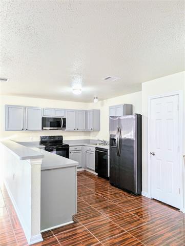 Building Photo - 240 Crowfoot Dr