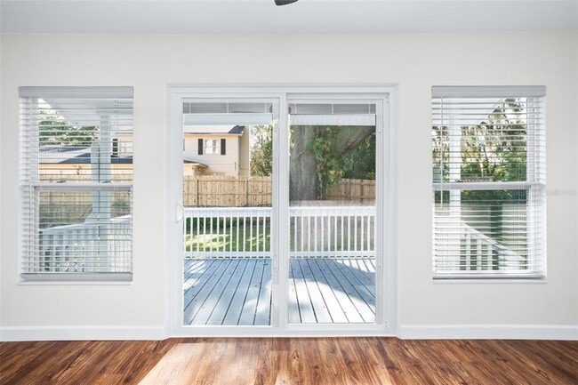 Building Photo - 516 Baxter St