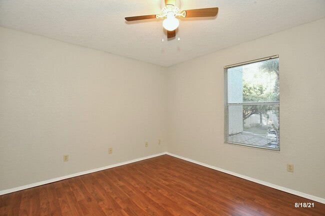 Building Photo - 827 Camargo Way