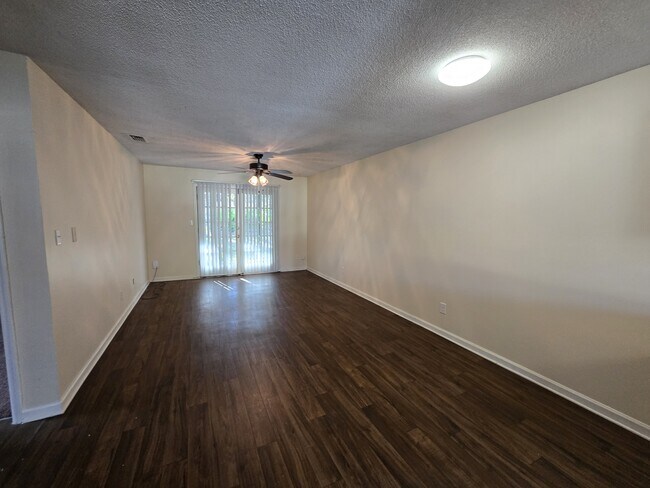 Building Photo - 412 S Ashley St