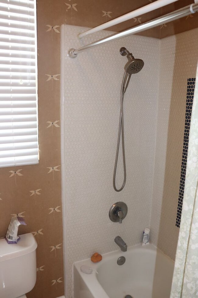 Building Photo - Communication Hill 4 bed 2.5 bath Single Family Home