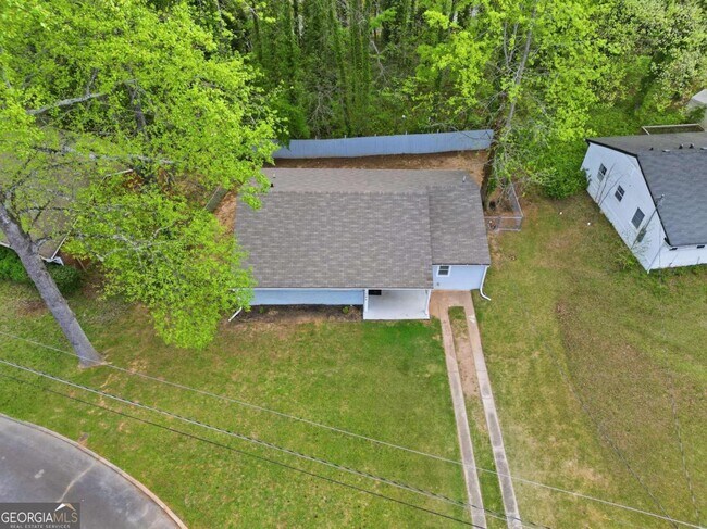 Building Photo - 1735 Carter Cir