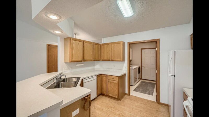 Building Photo - 9427 Prairieview Trail N