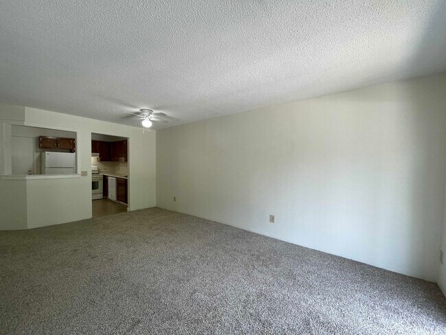 Building Photo - 379 Huse Rd