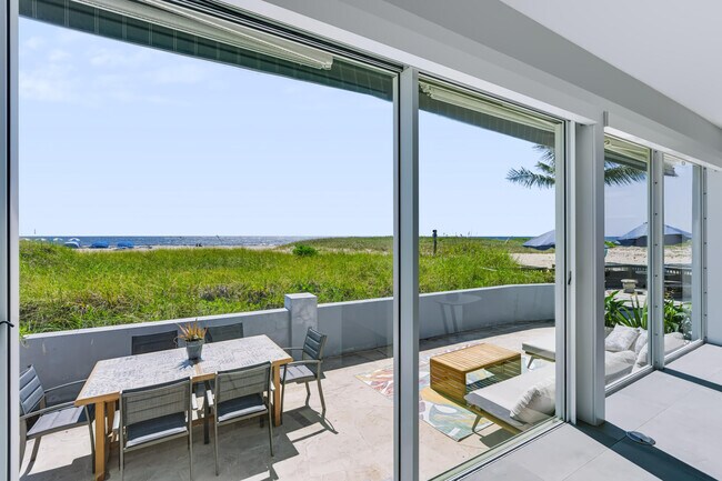 Building Photo - 604 N Ocean Blvd