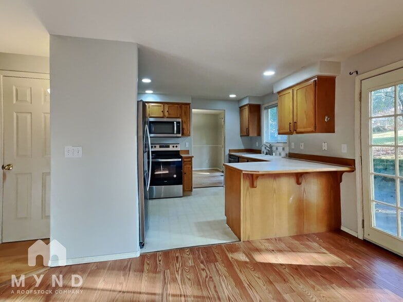 Building Photo - 11121 NE 92nd Cir