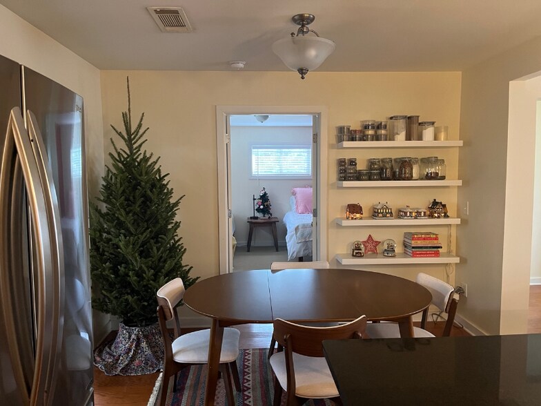 Building Photo - 449 Clairemont Ave