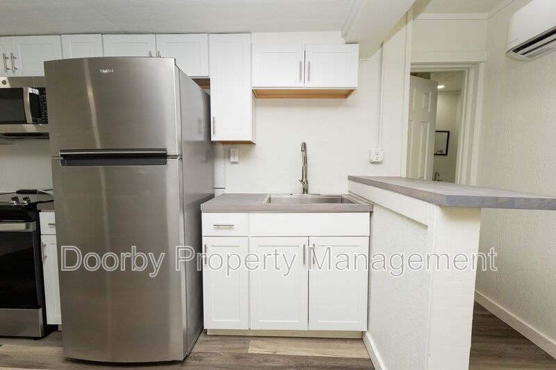 Building Photo - 5640 US-41
