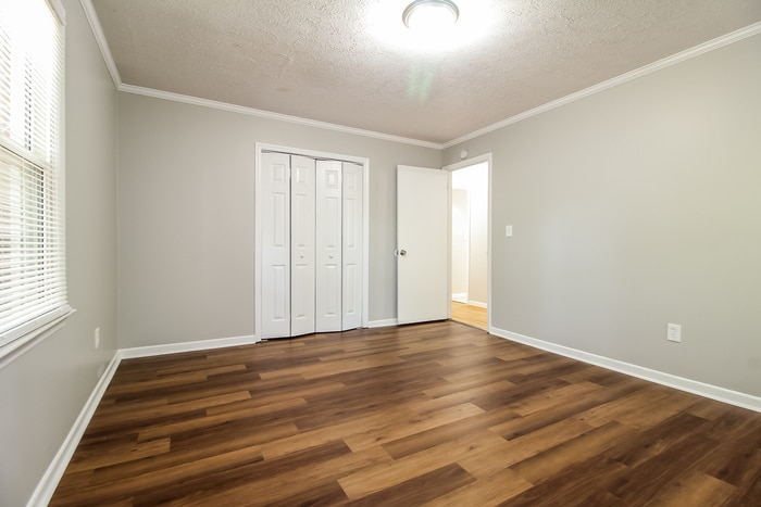 Building Photo - 402 Roosevelt Dr